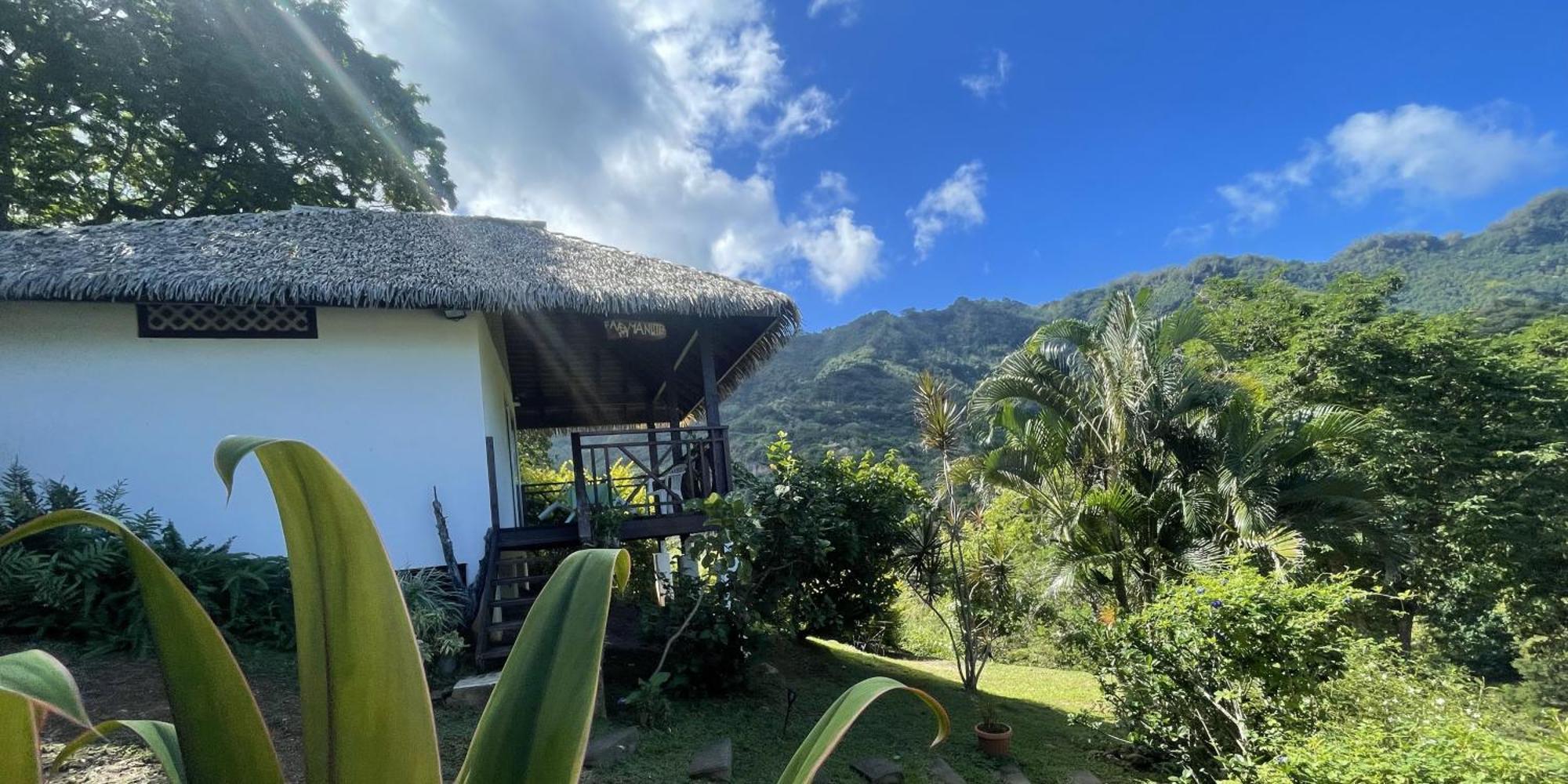 Fare Manutea Hotel Nuku Hiva Luaran gambar
