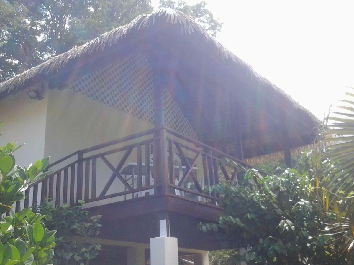 Fare Manutea Hotel Nuku Hiva Luaran gambar